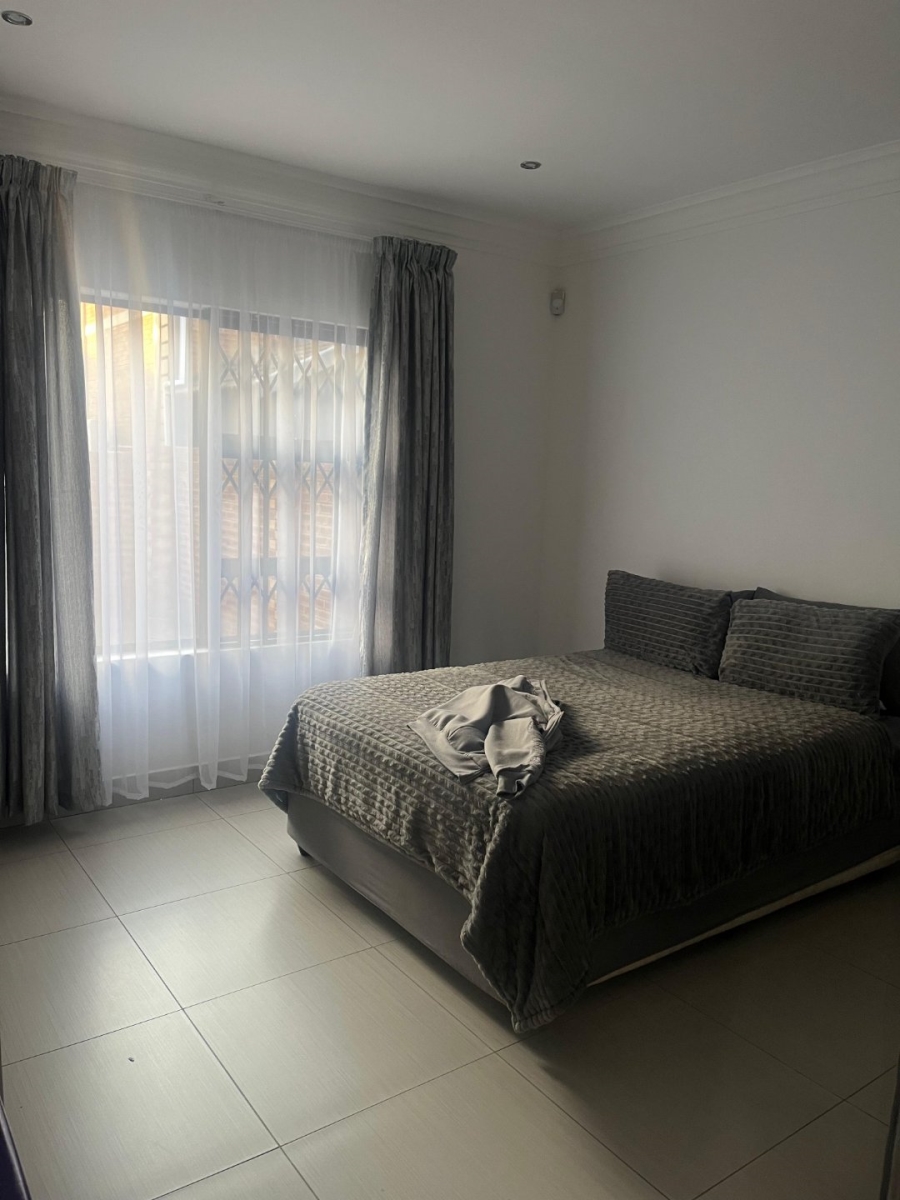 4 Bedroom Property for Sale in Heuwelsig Free State